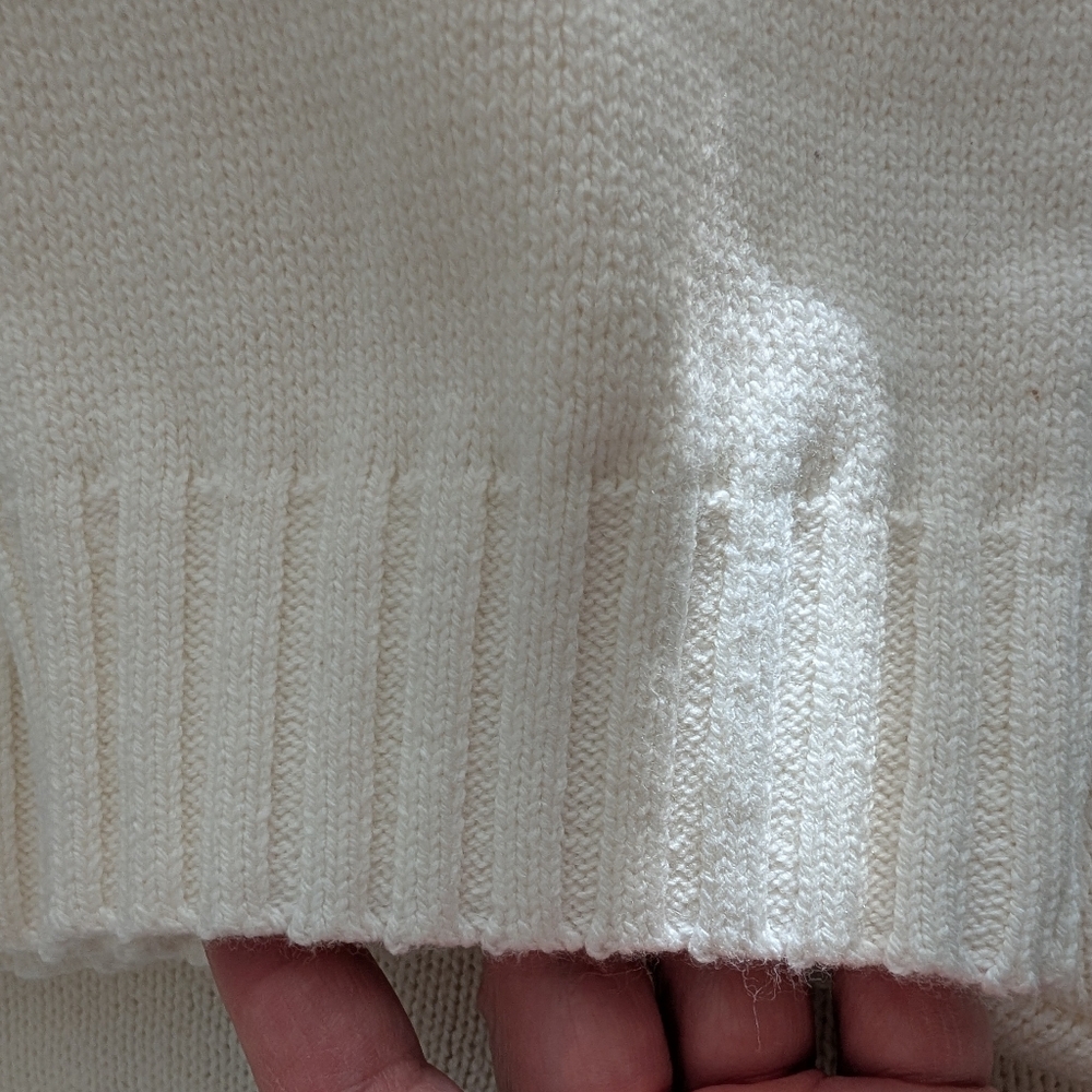 Jessica Simpson 'Kiss Me' Heart Sweater - Picture 12 of 12